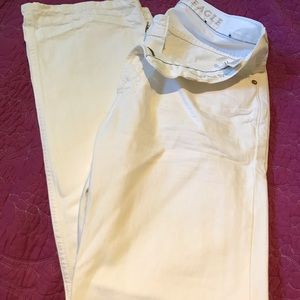 American Eagle never used white jeans
